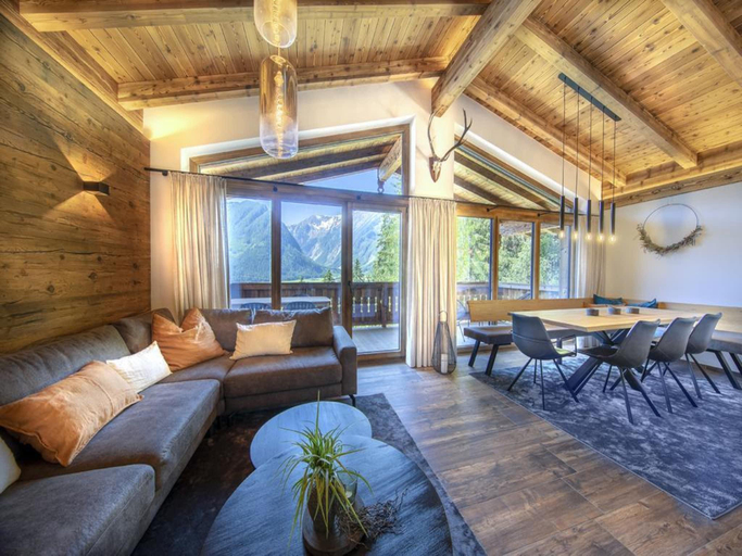 5, Chalet near Slopes, Sleeps 6, Zell am See