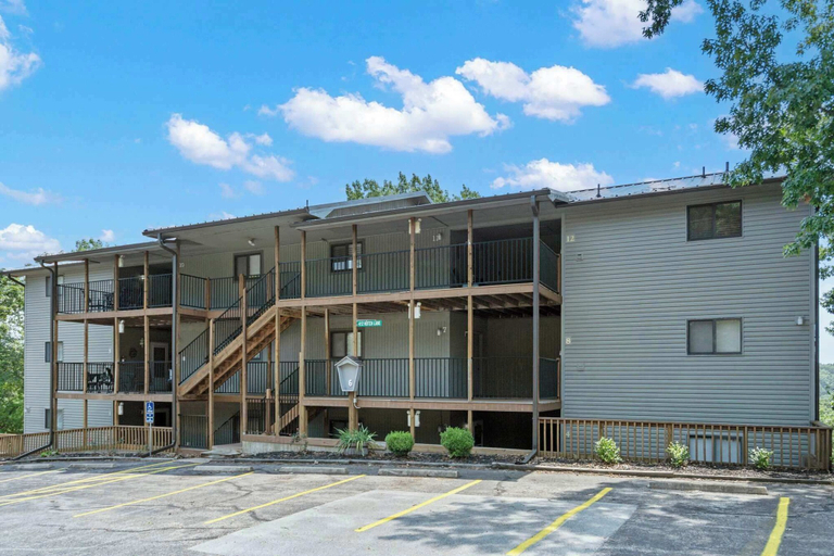 Others 2, Black Bear Lodge - 1 Mile From Silver Dollar City, Stone