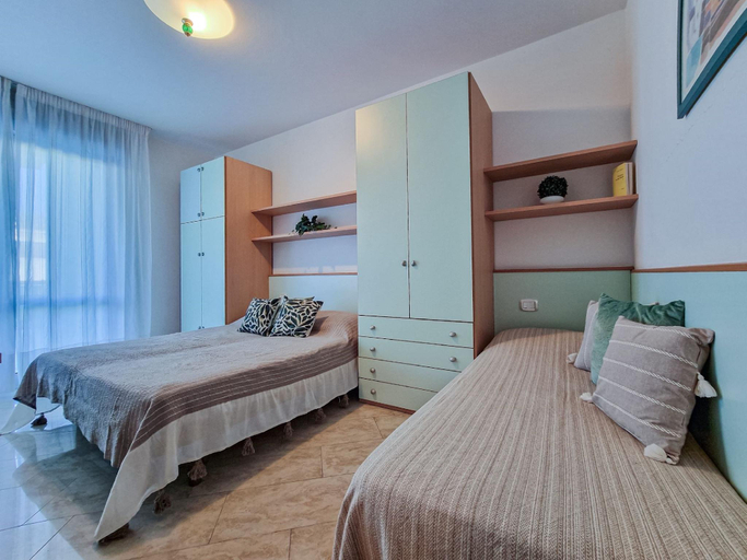 Bedroom 2, Nice and modern apartment close to the beach by Beahost Rentals, Venezia