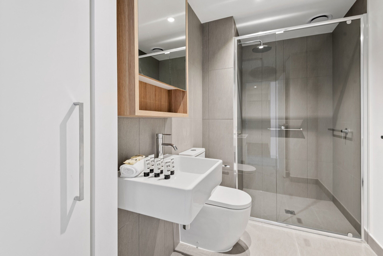Bathroom 5, 2-bed Inner-city Pad With Pool,, Melbourne