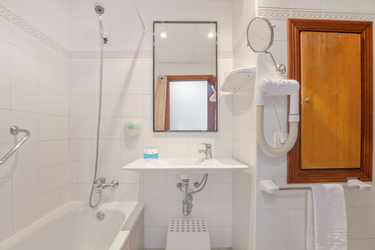 Bathroom 3, BLUESEA Piscis - Adults Only, Baleares