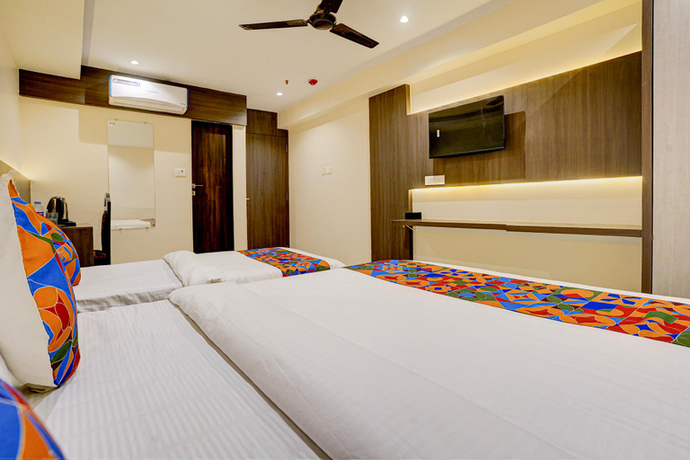 Bedroom 2, Hotel Casa Royal Residency, Mumbai Suburban
