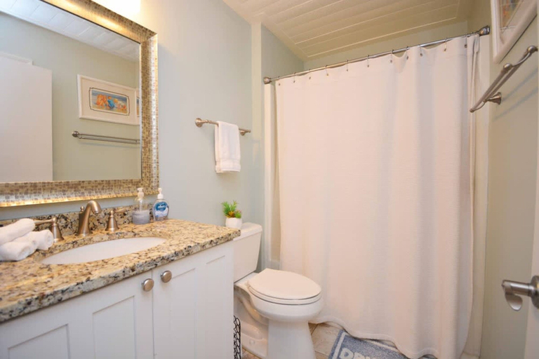 Room 5, The Breeze in Seabrook Island, Charleston