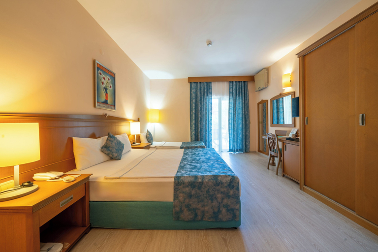 Bedroom 4, Anadolu Hotels Didim Club, Didim