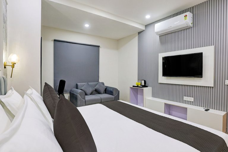 Room 2, Raasha Premier, Sector 19, Noida, Gautam Buddha Nagar