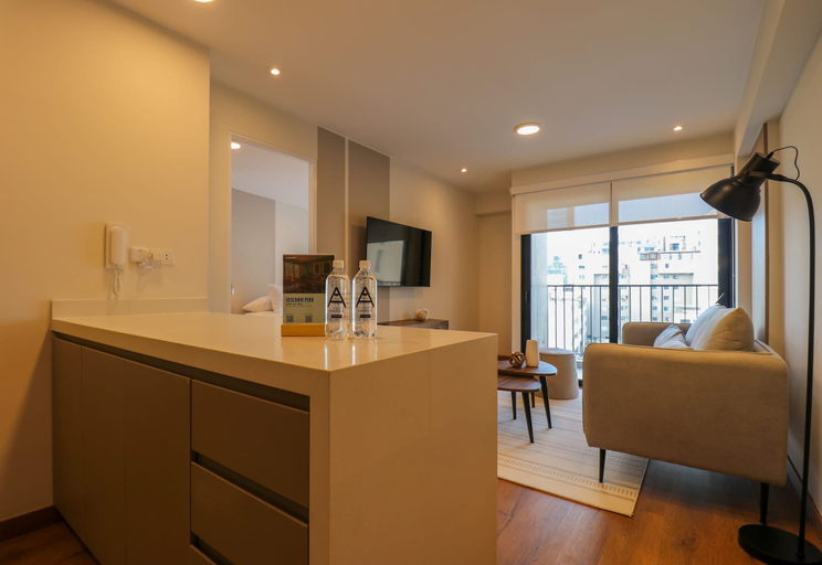 Room 5, w Sensational 2BR in Miraflores w Balcony, Lima