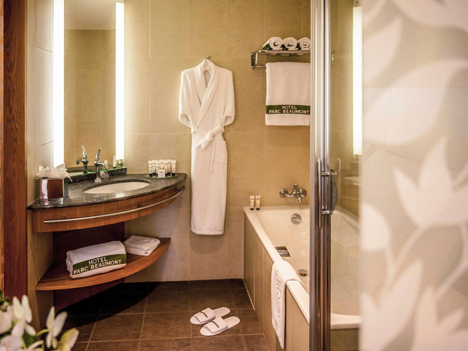 Bathroom 5, Parc Beaumont Hôtel & Spa Pau - MGallery Collection, Pyrénées-Atlantiques