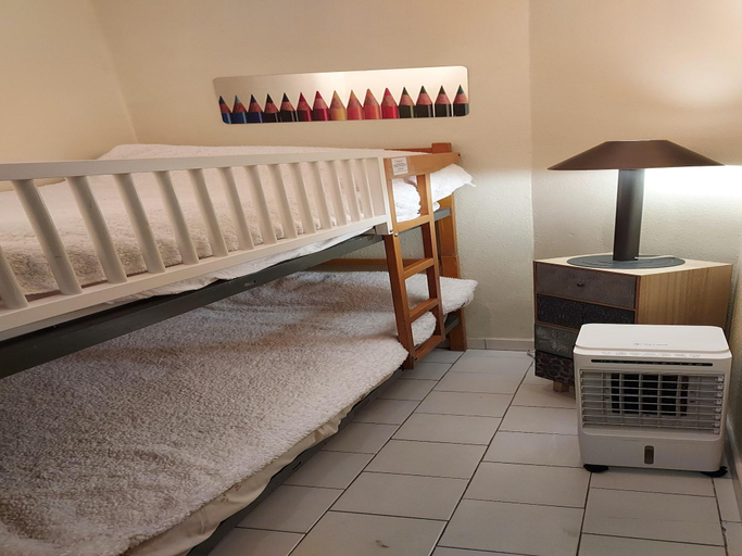 Bedroom 2, Apartment in Le Grau-du-Roi with pool, Gard