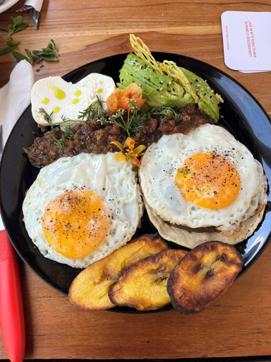 Food & Drinks, Fuego Atitlan Eco-Hotel, NA