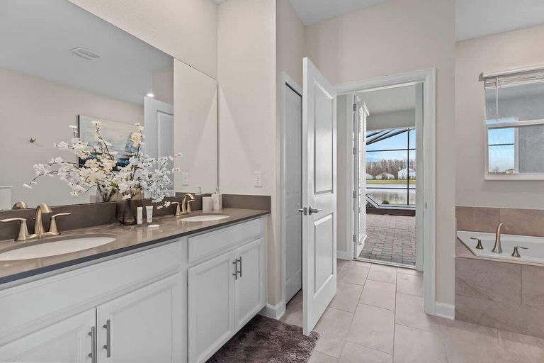 Bathroom 3, Themed 7bedroom and Pool 18 Guests, Osceola