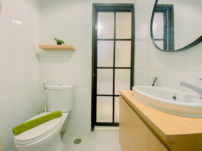Bathroom 3, Good And Nice Studio At Tamansari Sudirman Apartment, South Jakarta