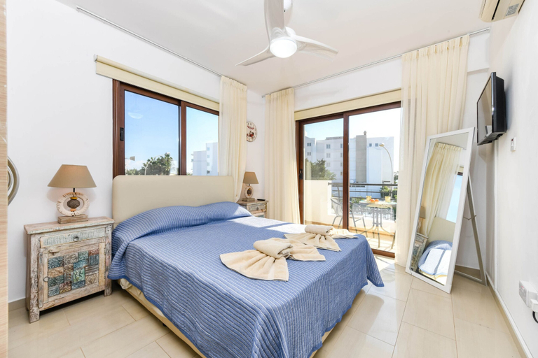 Room 5, Nissi Apartment 102
