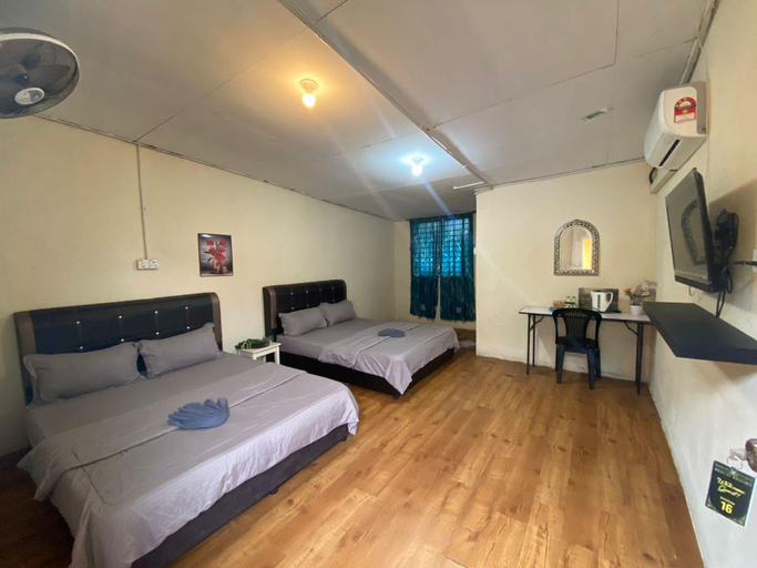 Bedroom 2, Kandiez Sunrise Beach Resort, Bachok