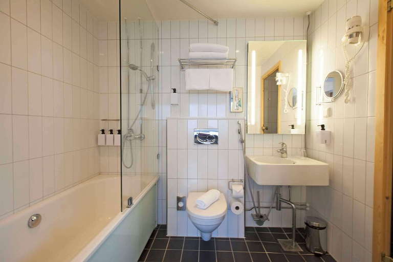 Bathroom 4, Scandic Pori, Satakunta