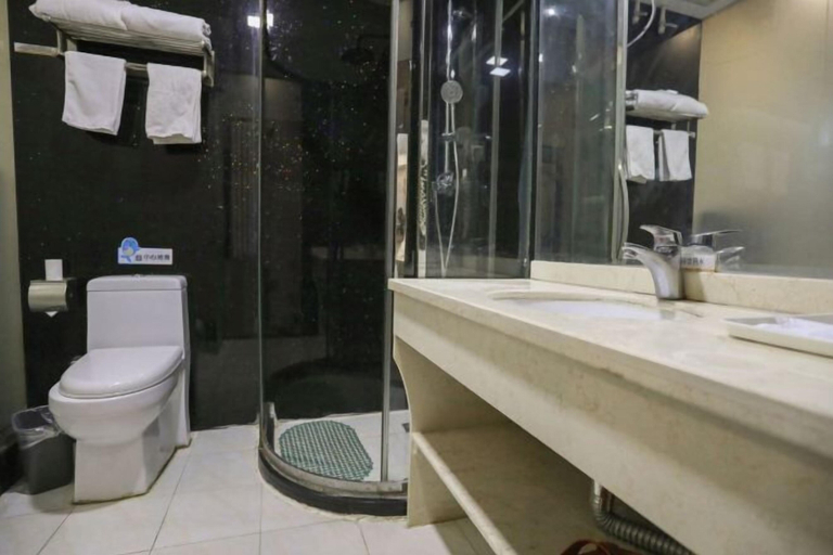 Bathroom 3, Super 8 (Beijing Yizhuang Kechuang Jiujie), Beijing