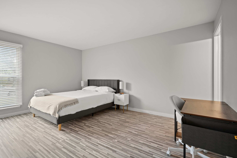 Room 2, Family Friendly 2BR 2BA in the City