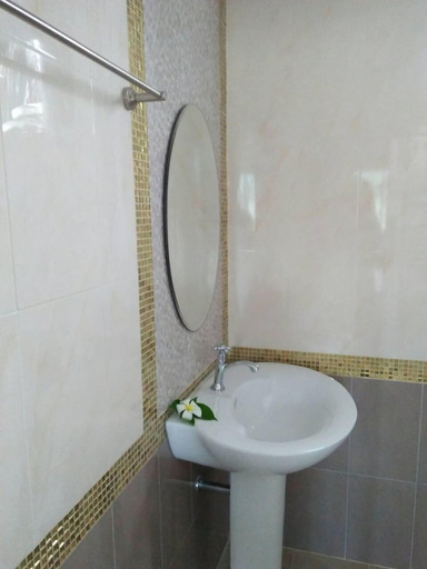 Bathroom, Baan Kalaya Garden, Phuket Island
