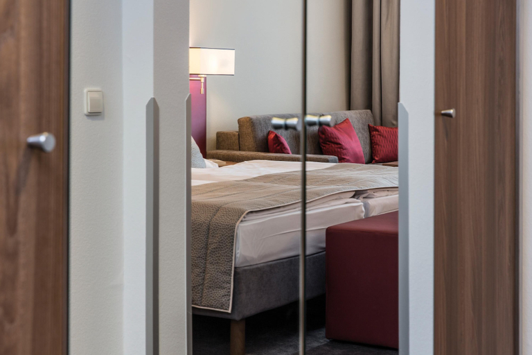 Bedroom 5, Austria Trend Hotel Europa Salzburg, Salzburg