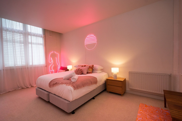 Room 4, Fun and Cheeky 70s Styled City Apartment, Melbourne
