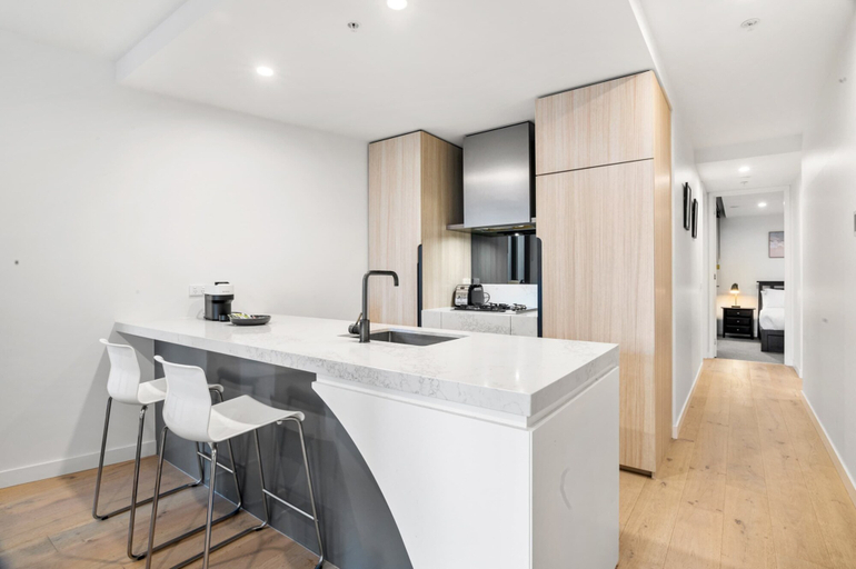 Interior 3, Bright 2-bed Flat With Cityside Charm, Melbourne
