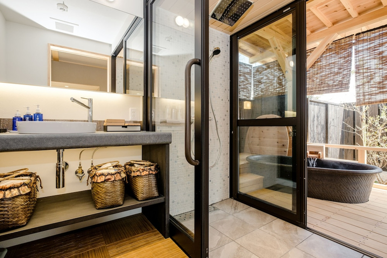 Bathroom 3, Asahiya, Takaoka