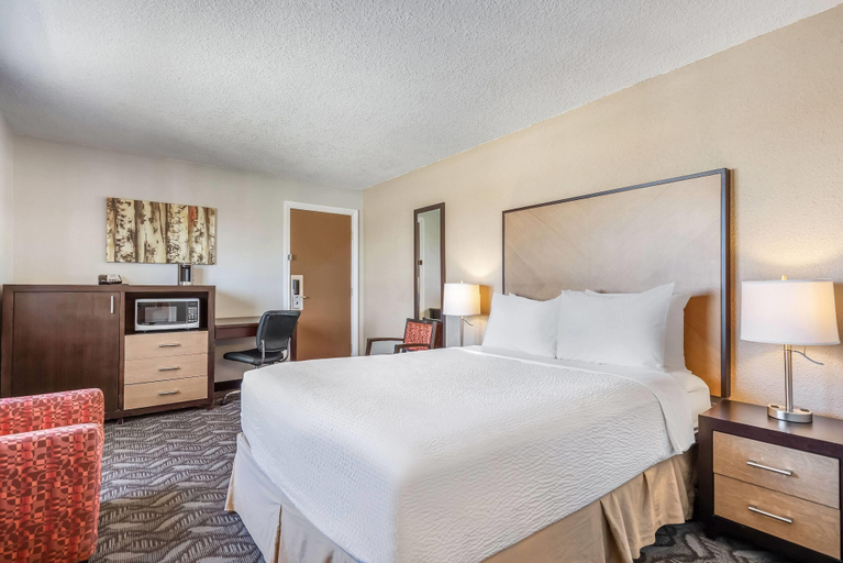 Bedroom 3, Days Inn by Wyndham Airdrie, Division No. 6