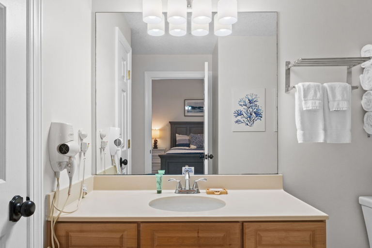 Bathroom 4, Twin Palms by Book That Condo, Bay