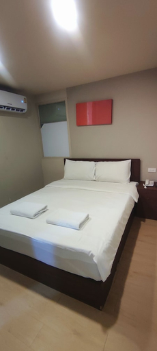 Bedroom 3, The Sea Bangsaen Hotel, Muang Chon Buri