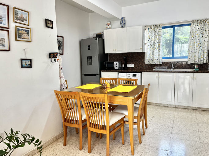 Room 2, 155 PRV - Stay Pervolia Maisonette, Larnaca