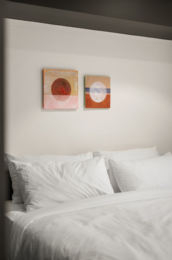 Room 2, Modern Studio With BBQ Area, Canberra