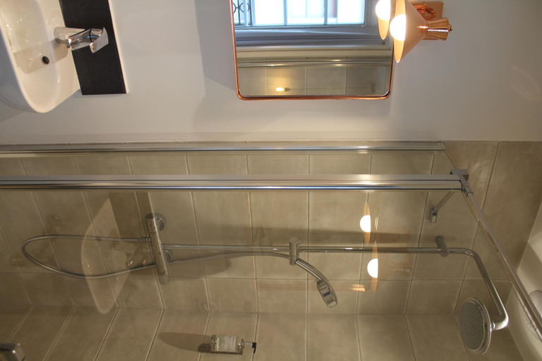 Bathroom 5, La Fontaine Caen Centre Hotel, Calvados