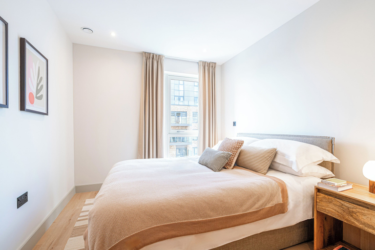 Room 4, Stylish One-bedroom Haven, London
