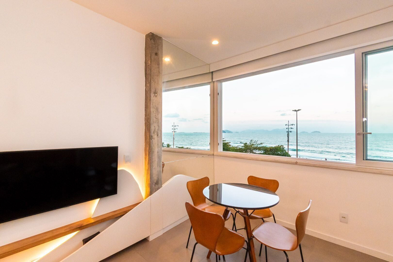 Dining, Studio Beach View in Copacabana A 3196/502, Rio de Janeiro