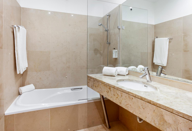 Bathroom 4, B&B Hotel Cantanhede Coimbra, Cantanhede