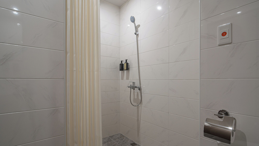 Bathroom 4, Water Woods Inn, Kaohsiung