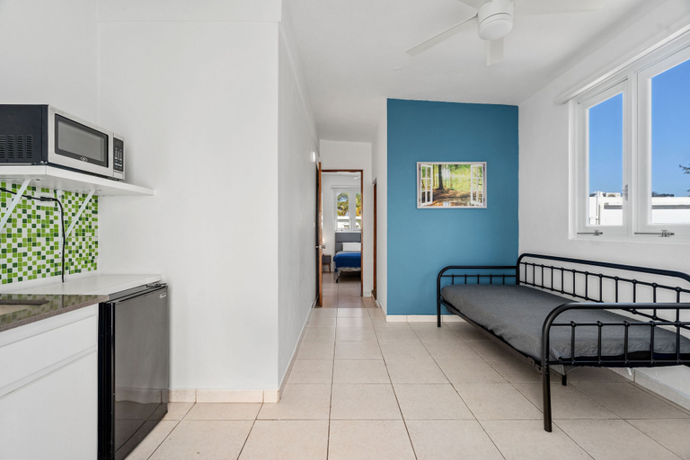 Room 4, Near the Water Shared Pool Pets Permitted