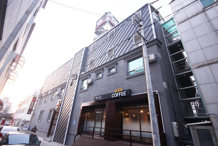 Exterior & Views 2, Happy Q Motel, Andong