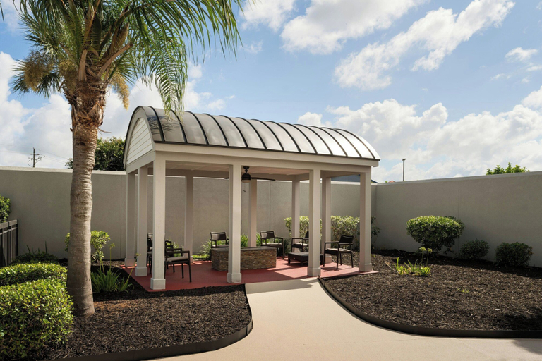 Exterior & Views 2, Courtyard by Marriott Brunswick, Glynn