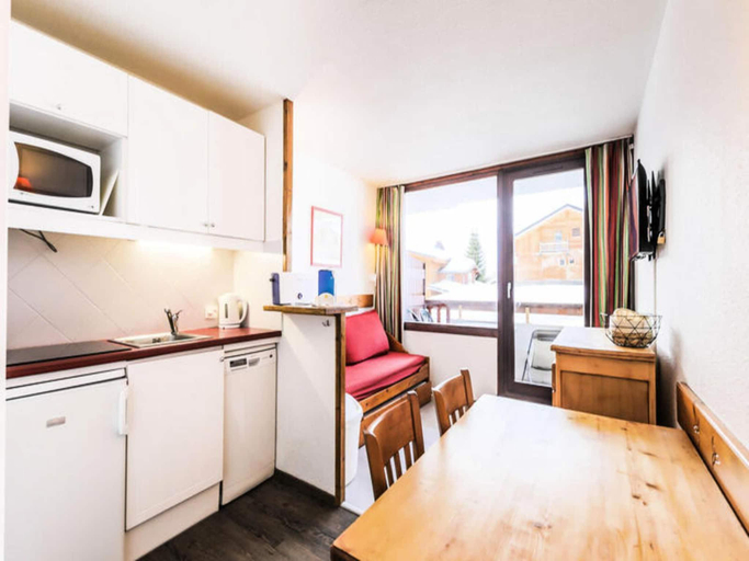 Others 5, Apartment in Alpe dHuez near Ski Domain, Isère