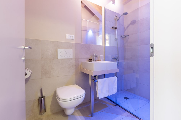 Bathroom 3, Agritur La Dolce Mela, Trento
