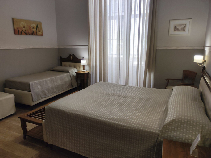 Bedroom 4, La Collegiata Guest House, Catania