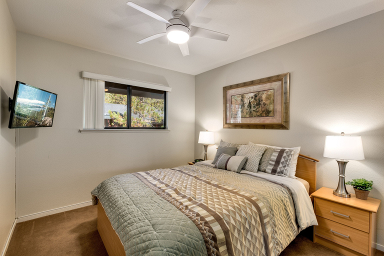 Bedroom 2, Spacious Riverfront 3 Bedroom Home, El Dorado