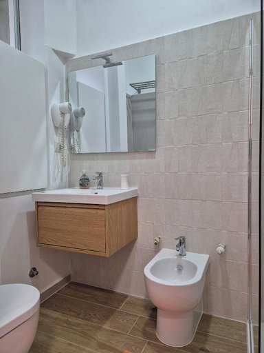 Bathroom 5, Da Fede, Rome