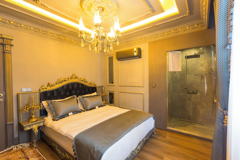 Bedroom 2, Real King Suite Hotel, Yomra