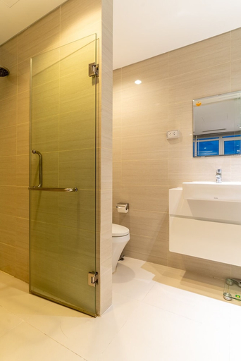 Bathroom 3, The Rixx Ben Thanh, Ho Chi Minh City