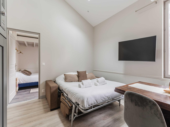 Bedroom 2, House for 18 people with cinema Place Morny, Calvados