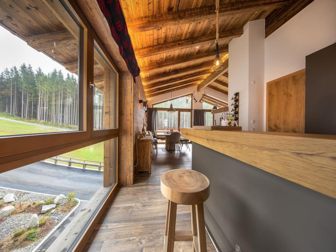Others 5, Chalet in Neukirchen by the Ski Area, Zell am See