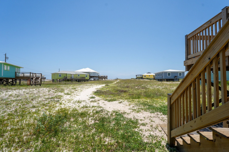Property grounds 4, Boa Vista - 106 Ponchartrain 3 Bedroom Home by RedAwning, Mobile