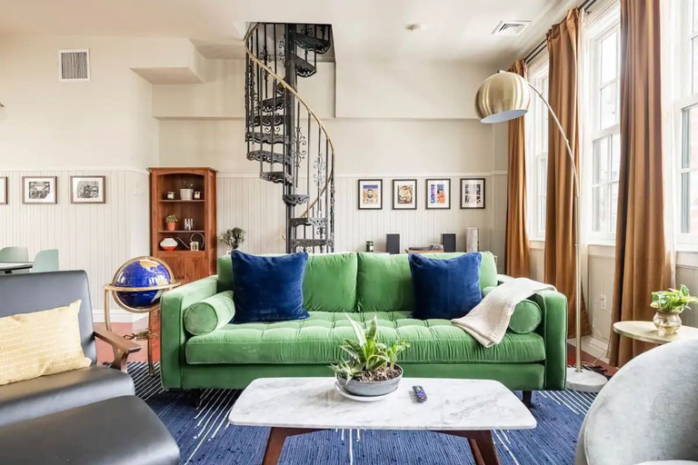 Room 1, Lofty Bright Greenwich Getaway w Private Rooftop, New York