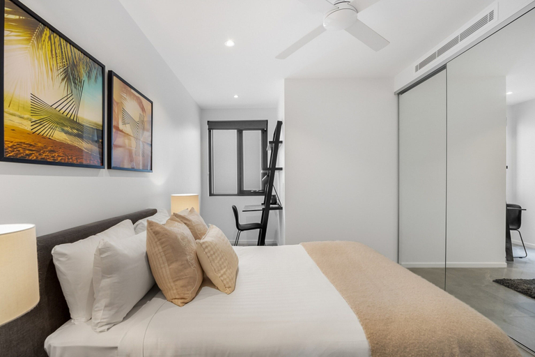 Room 2, Coastal Bliss: 3-bedroom Retreat With Pool, Maroochy - Coastal North